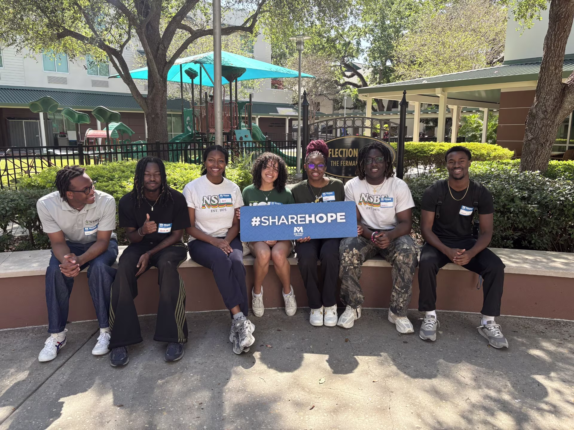 USF NSBE members volunteering with Metropolitan Ministries